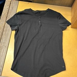 Alphalete Lux Henley Short Sleeve- Black
